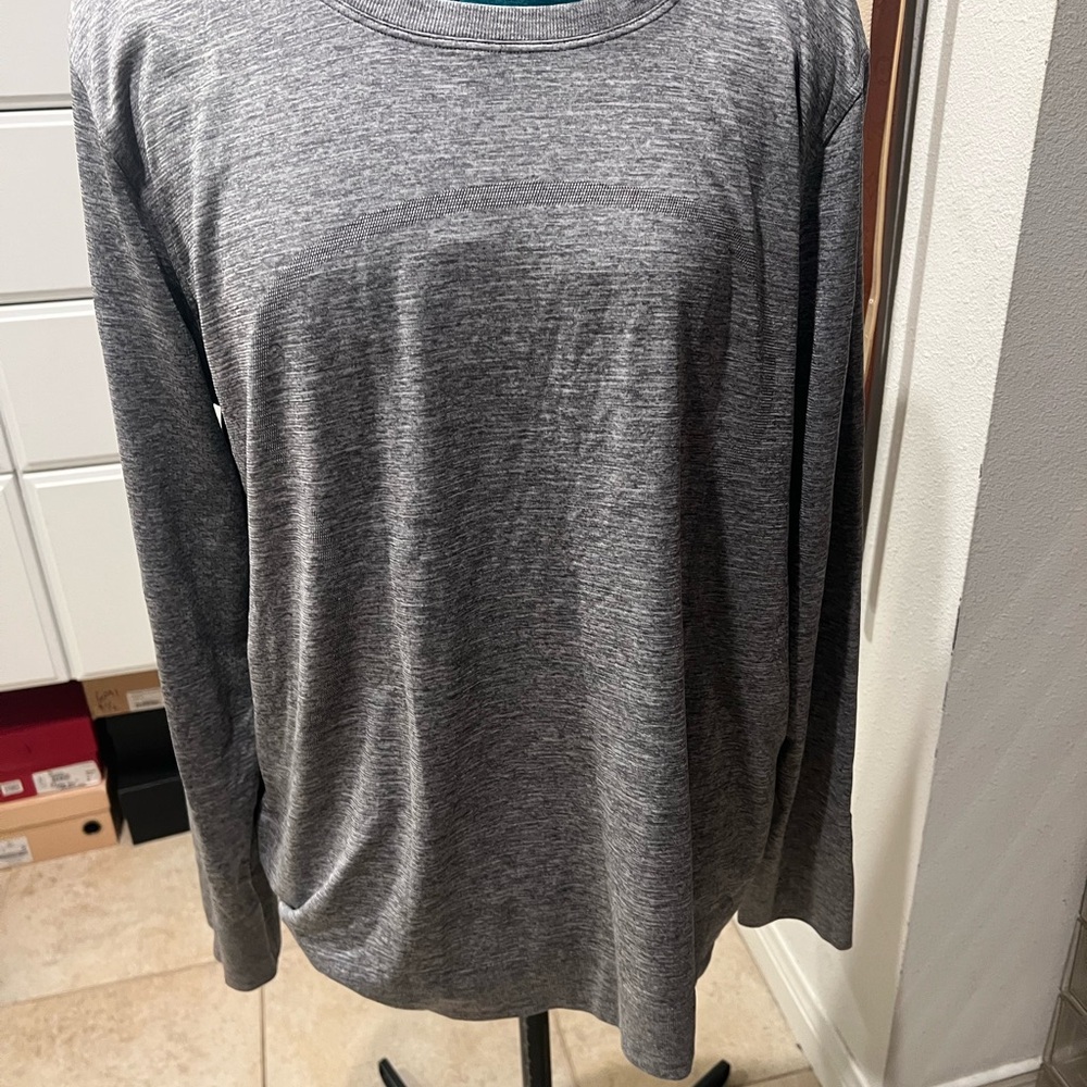 Lululemon Men's Gray Long Sleeve Shirt